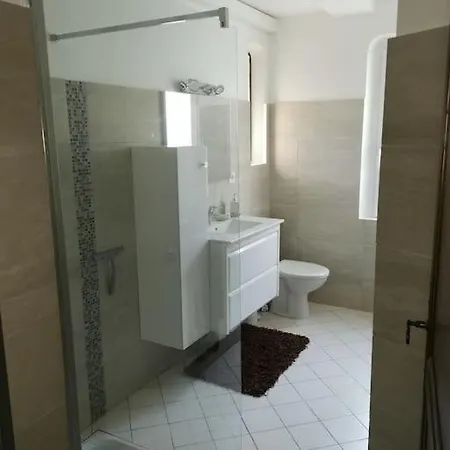 Dependance Dans Mas Traditionnel Avec Piscine Apartment *