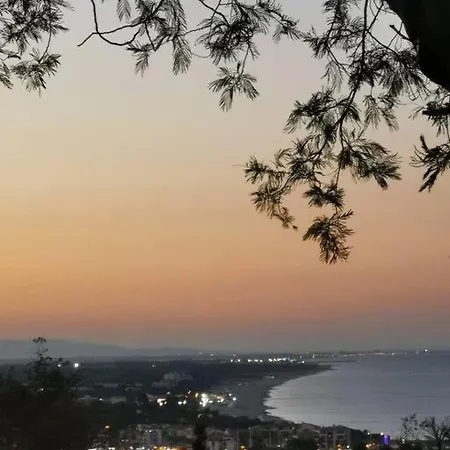 Dependance Dans Mas Traditionnel Avec Piscine Апартаменты